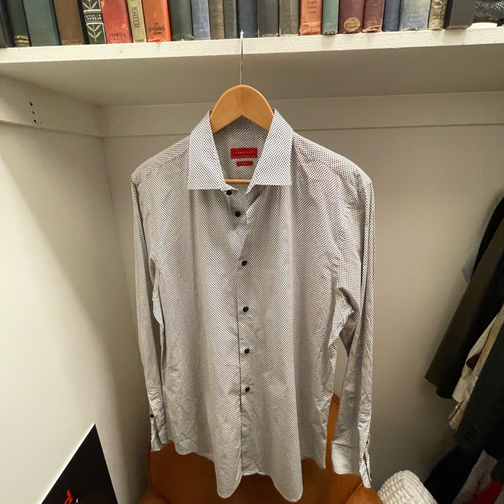 Men’s fine geometric print button up dress shirt